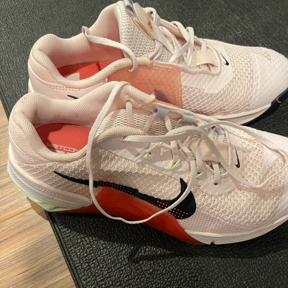 Nike metcon sneakers size 8.5 barely worn